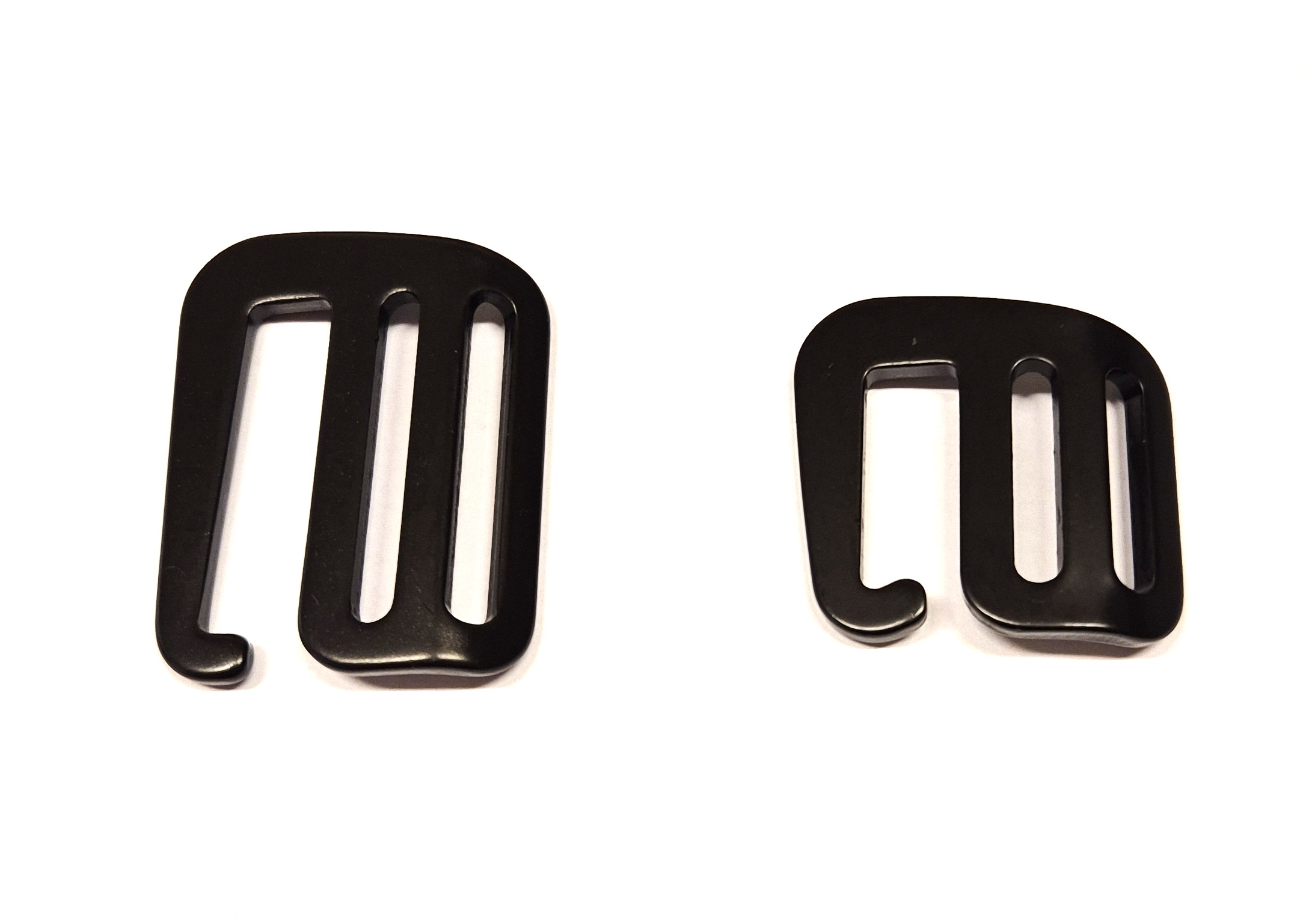 Hliníkový g-háček levostranný